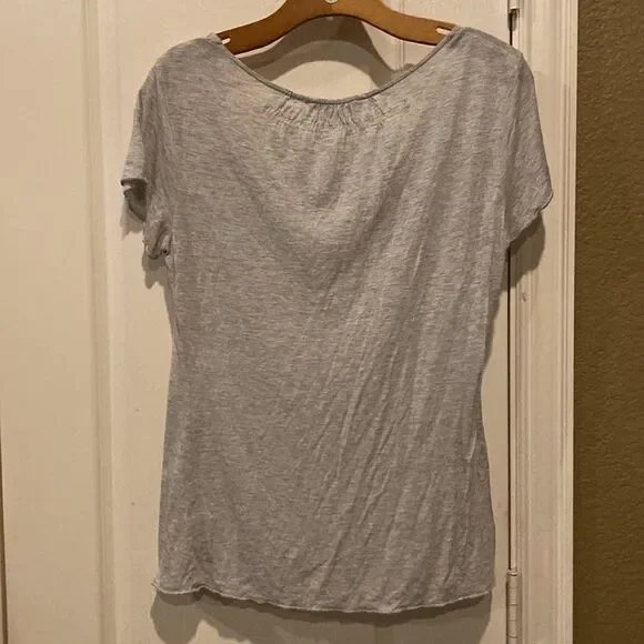 Banana Republic Women’s Short Sleeve Tshirt Ruffle Size Medium VGUC - Picture 6 of 8